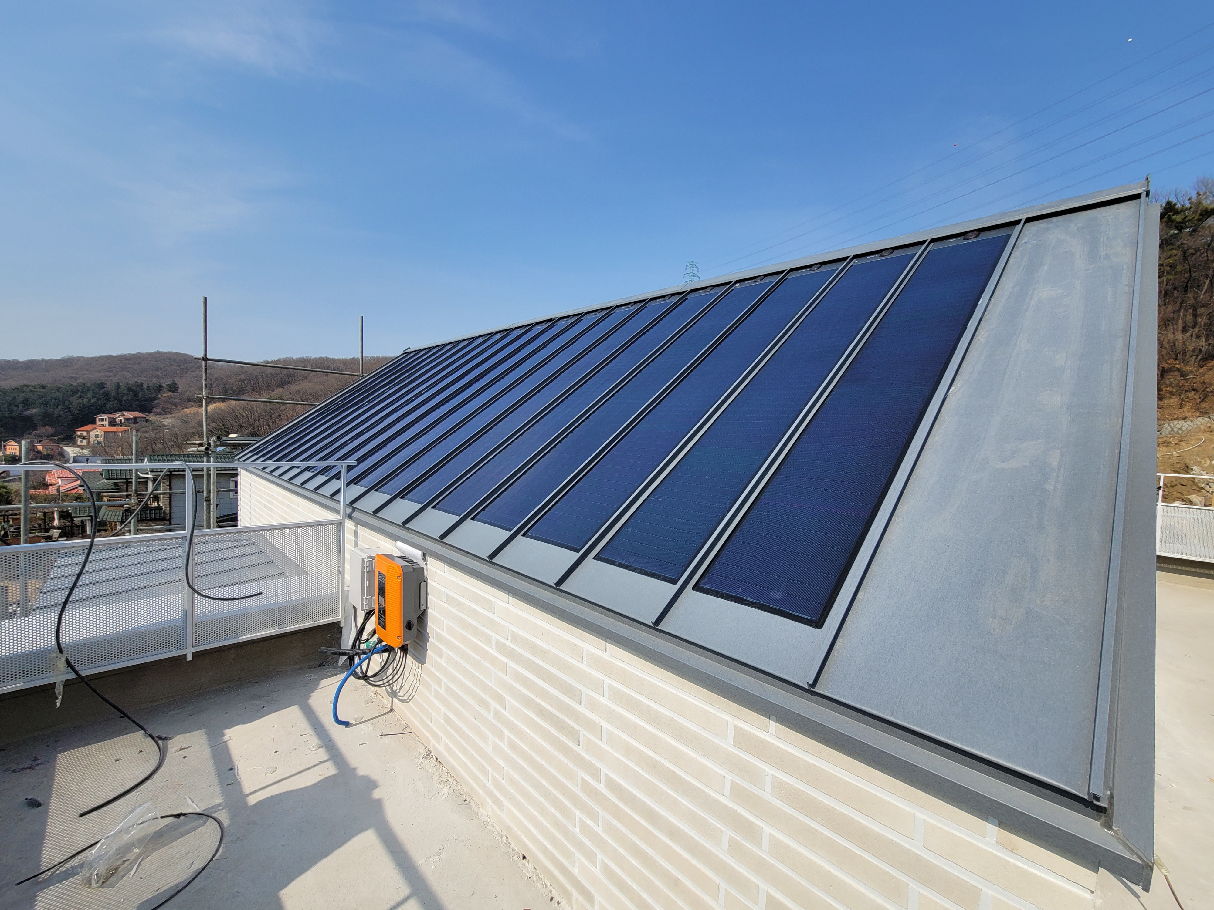 Roof integrated photovoltaic power generation system [첨부 이미지4]