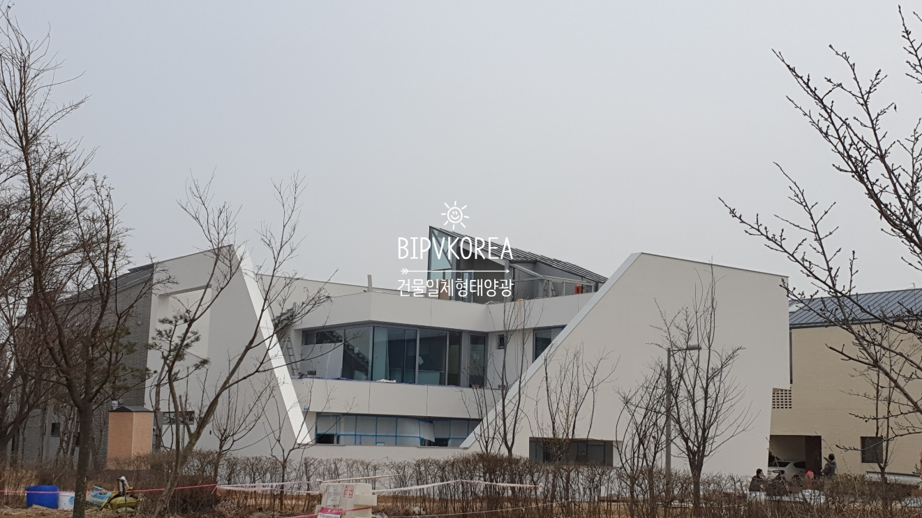 Installed BIPV at pastoral house in Gimpo [첨부 이미지1]