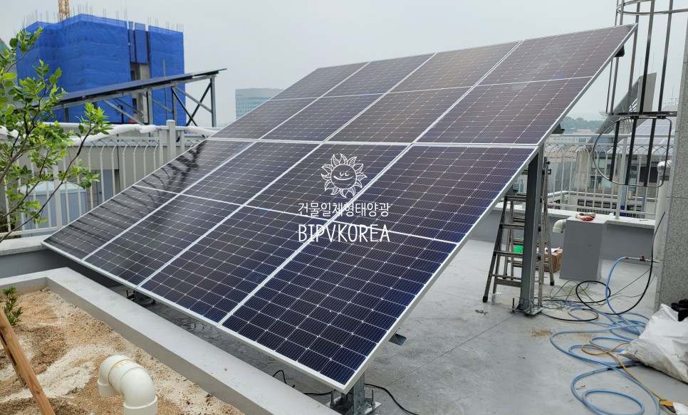 Roof-top photovoltaic system in efficiency apartment [첨부 이미지2]