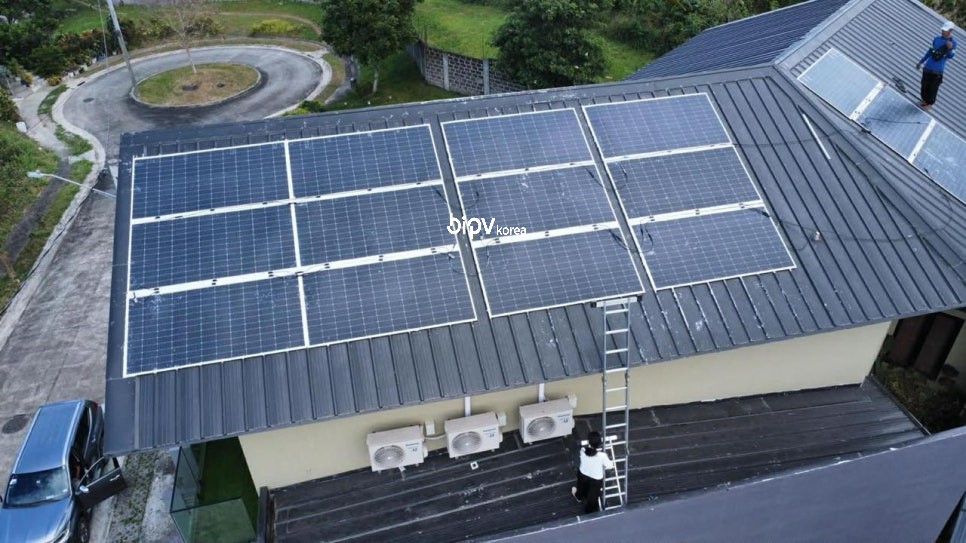 Philippines, lightweight solar module construction site [첨부 이미지1]